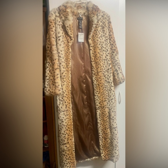 NEW BEBE REAL Fur Leopard Print Coat - Picture 7 of 9